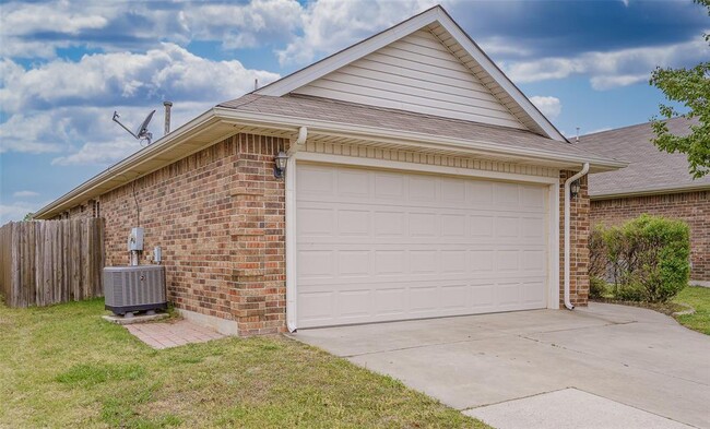 Building Photo - 8113 Frye Ln