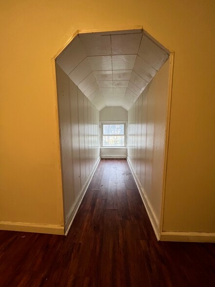 Building Photo - 421 NY-146