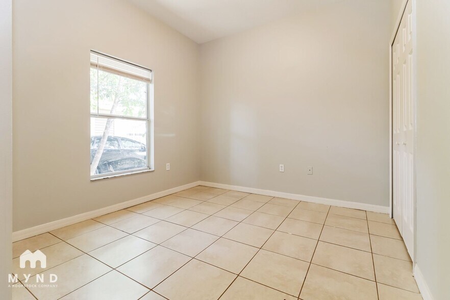 Building Photo - 2218 E Ida St