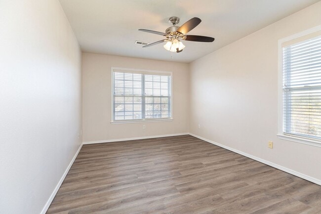 Building Photo - Single-Family Home in Black Oak Estates, Branson