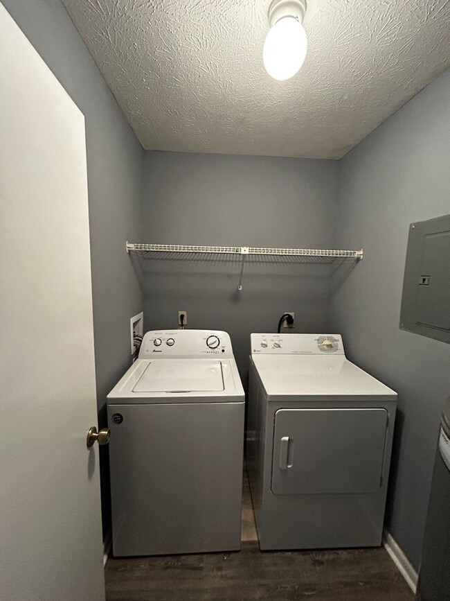 Building Photo - 1007 11th Ct