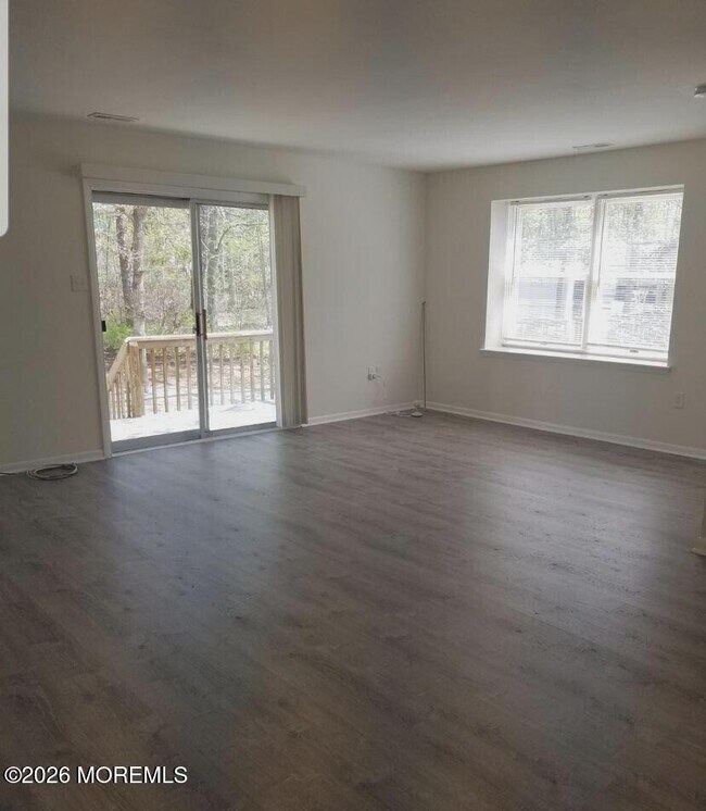 Building Photo - 42-44 Winged Foot Ln