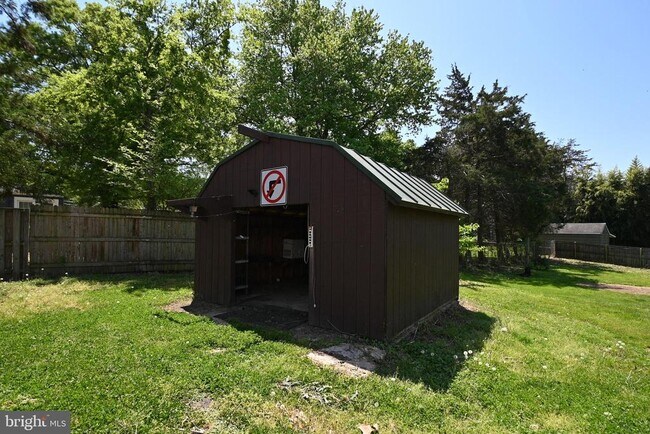 Building Photo - 8422 Radford Ave