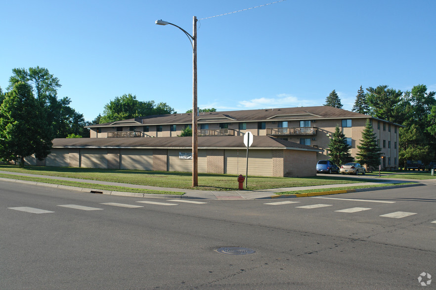 Building Photo - Isanti Village II