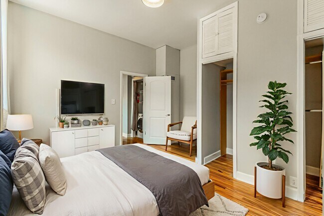 Building Photo - 333 2nd St NE