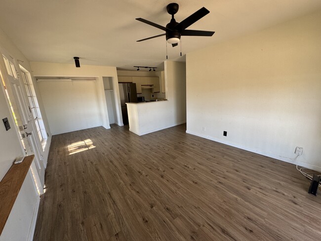 Building Photo - 140 Uwapo Rd