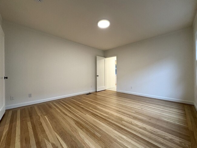 Building Photo - Beautifully Updated 3BD/2BA + Office Single-Family Home in Palo Alto