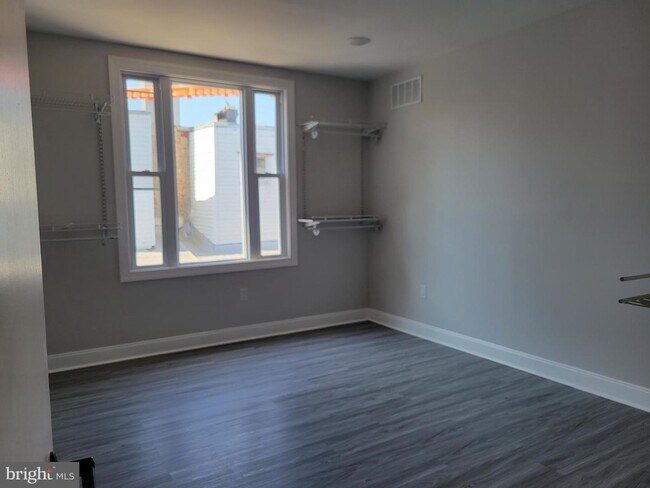 Building Photo - 412 Durfor St