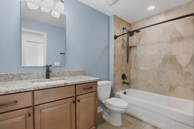 Building Photo - 30429 Island Club Dr