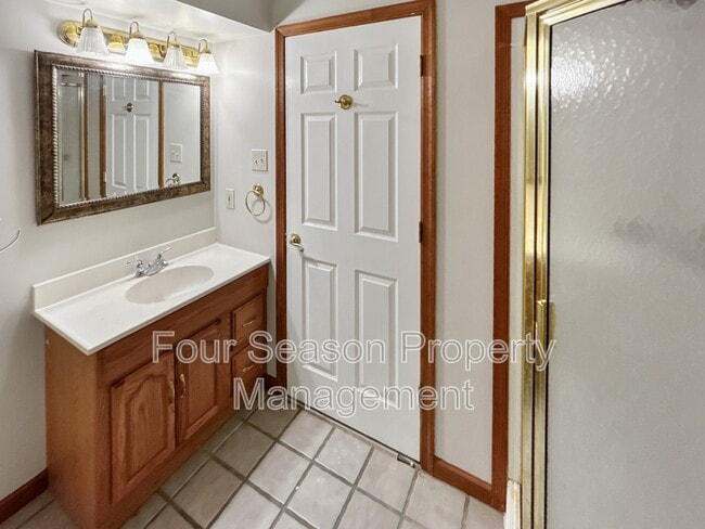 Building Photo - 1819 Elizabeth Ct