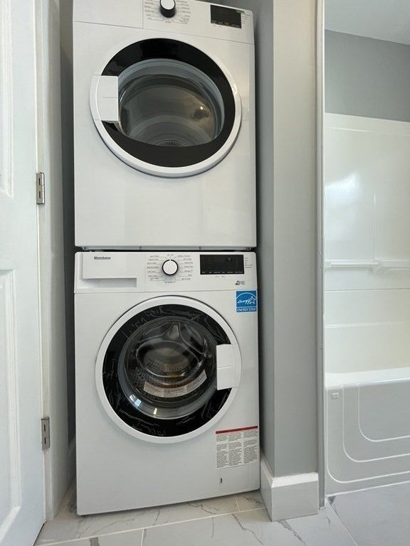 In-Unit washer and dryer - 108 Pine St