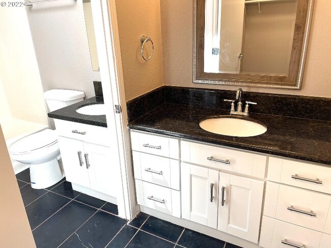 Building Photo - 5635 SE 84th Ave