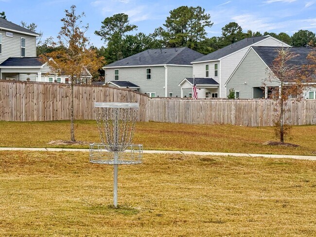 Building Photo - Quiet Comfort Near Cane Bay