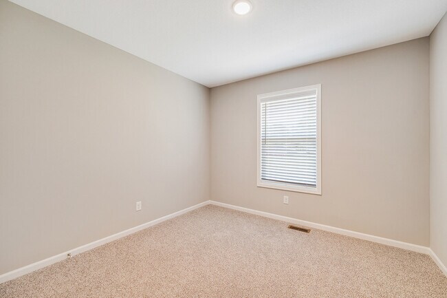 Building Photo - 411 E Benning St