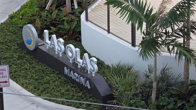 Building Photo - 200 S Birch Rd