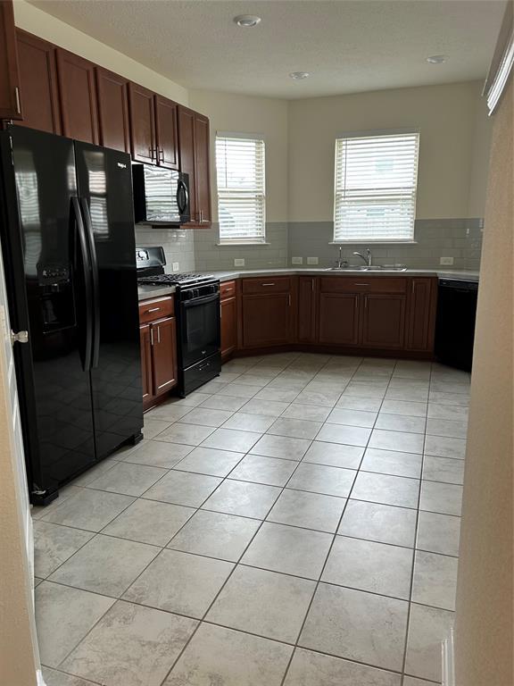 Building Photo - 9843 Mls Fld Dr