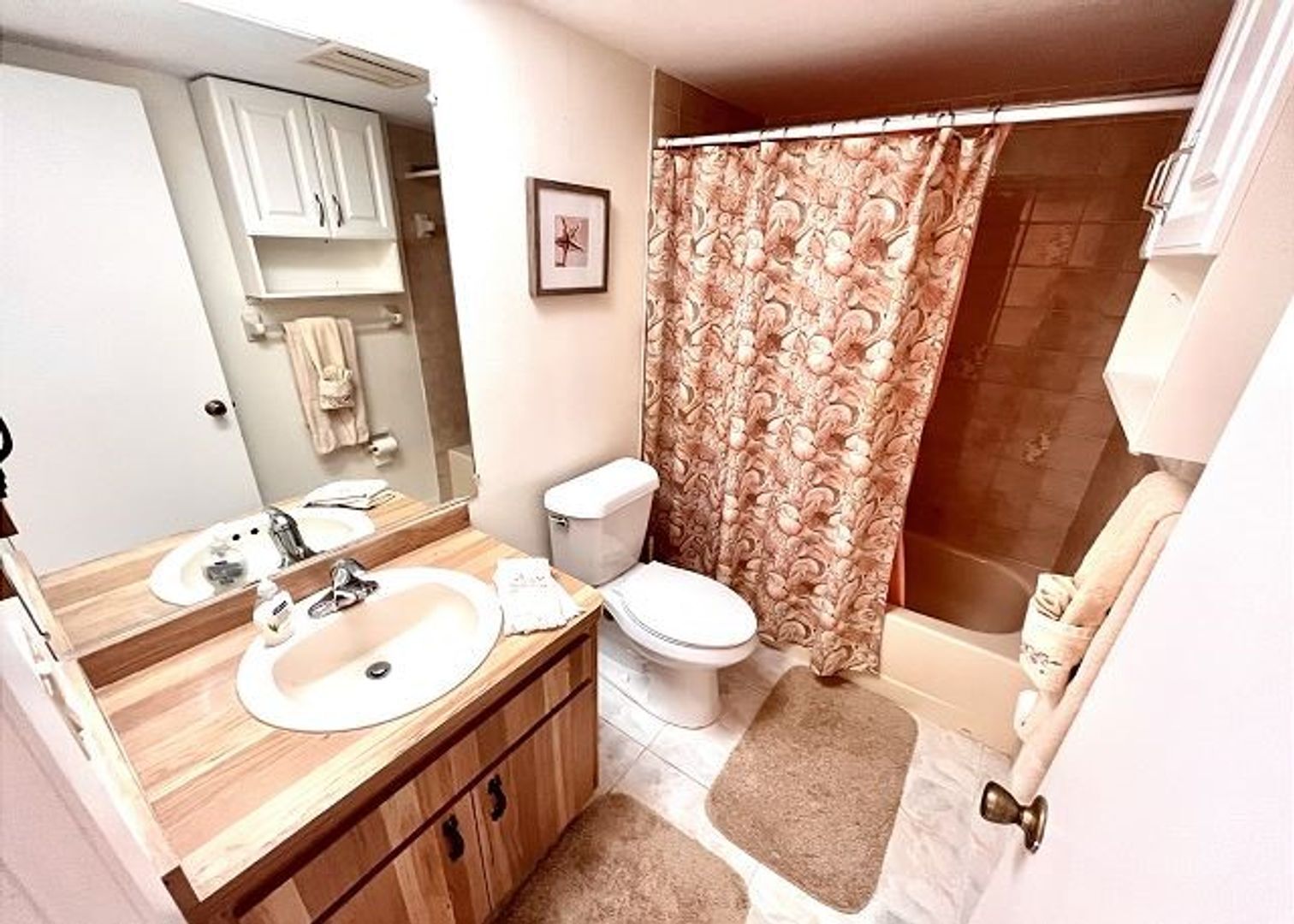 Building Photo - Lovely FURNISHED Condo in Rock Dove Community
