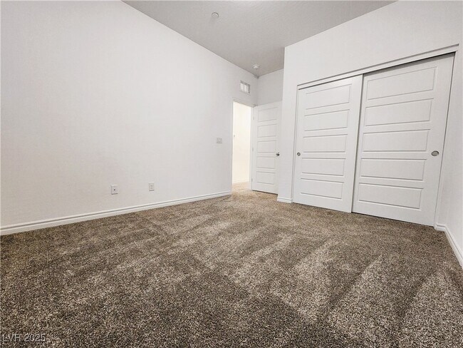 Building Photo - 25 Barbara Ln