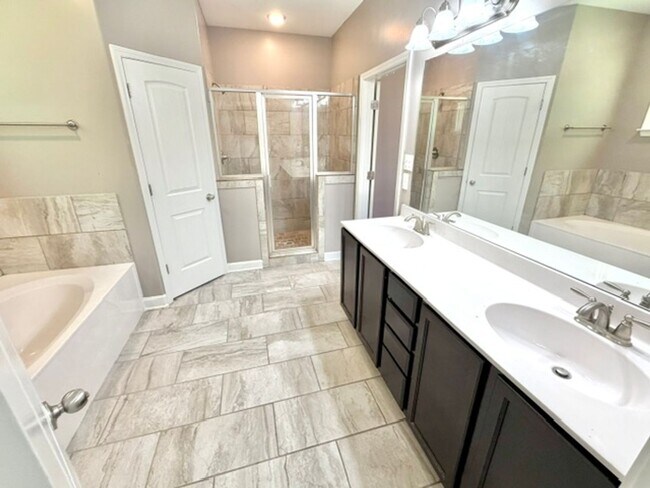 Building Photo - 8636 Birnham Cove