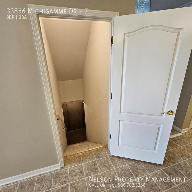 Building Photo - 33856 Michigamme Dr