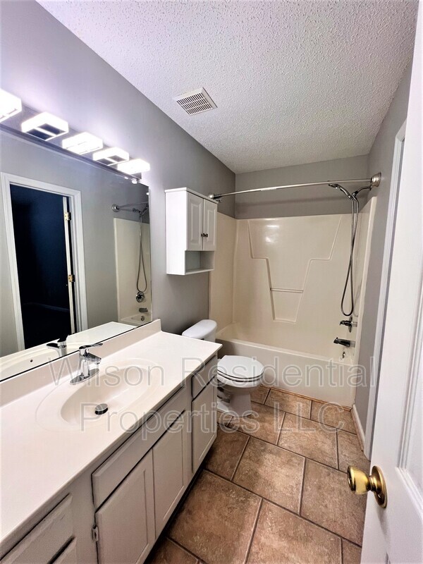 Building Photo - 206 Chestnut Chase Trail