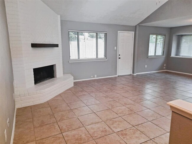 Building Photo - 18834 Pine Trace Ct