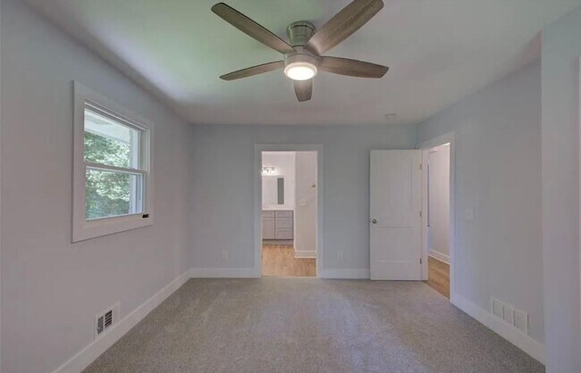 Building Photo - 985 Frontier Trail SW