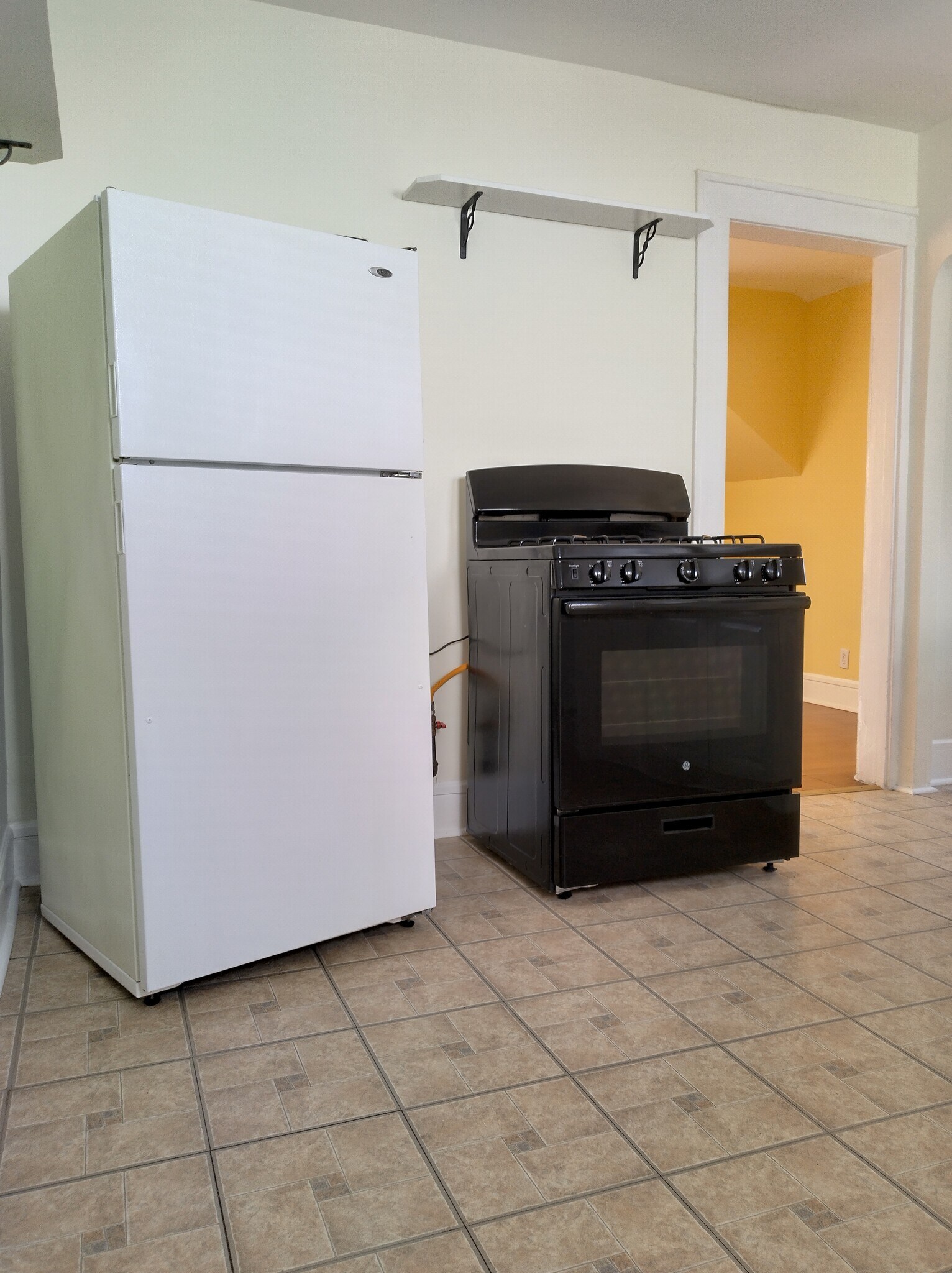 Building Photo - 25 Parkview Ave