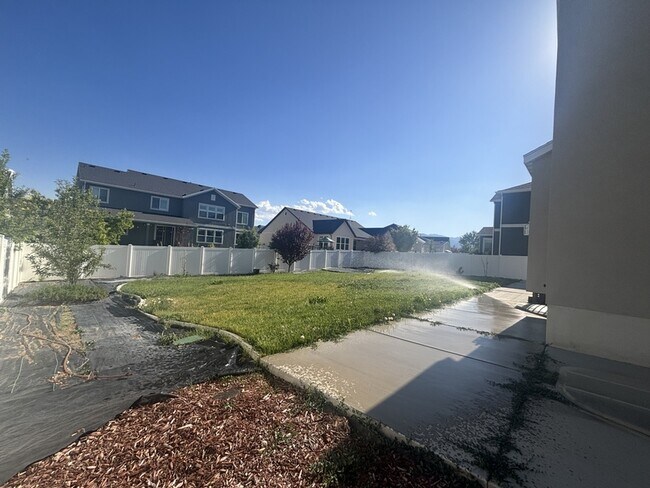 Building Photo - 3859 W Young Lucerne Cir