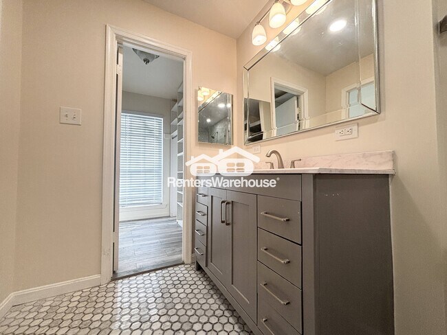 Building Photo - 1525 Casino Cir