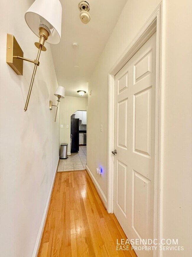 Building Photo - 3238 13th St NW