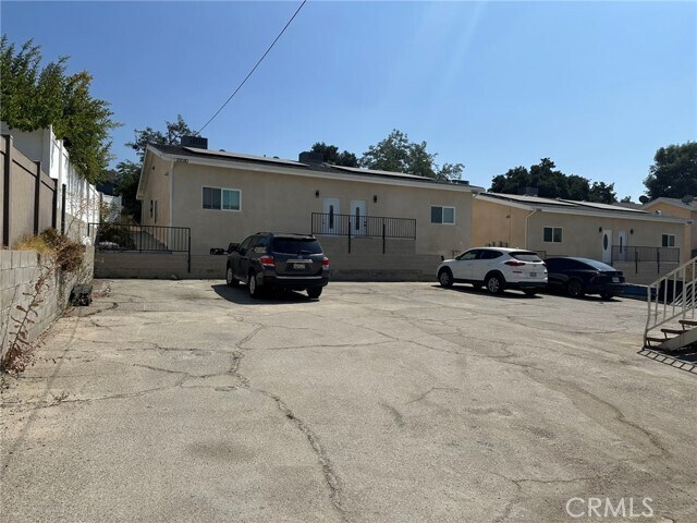 Primary Photo - 10052 Pinewood Ave
