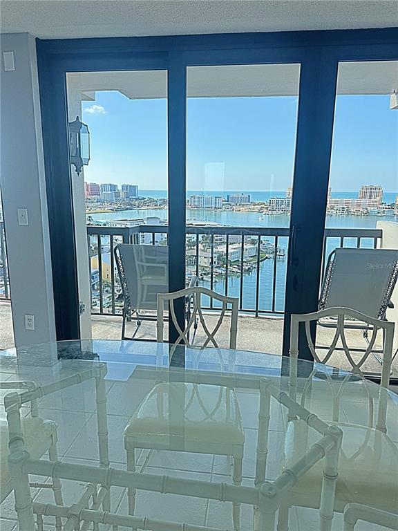 Building Photo - 400 Island Way