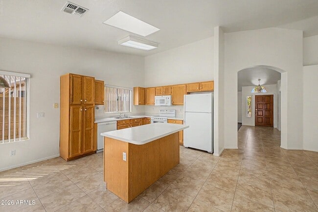 Building Photo - 851 W Palo Verde St