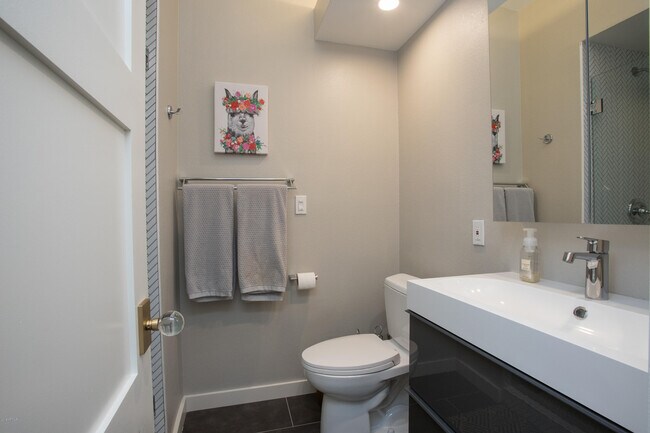 Building Photo - 4525 N 66th St
