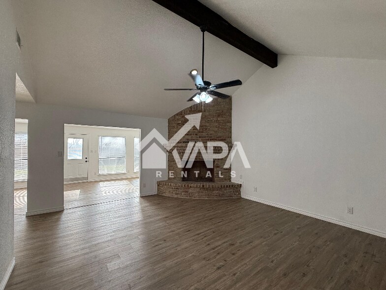 Building Photo - 194 High Oak