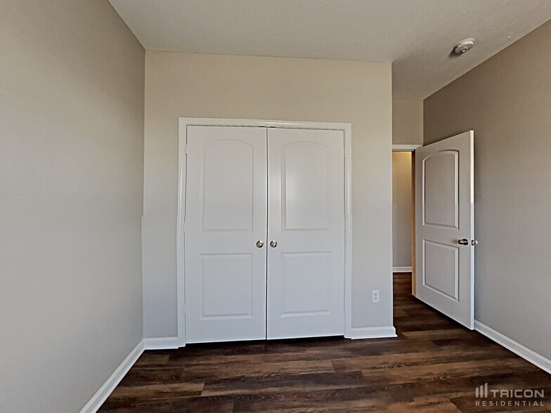 Building Photo - 10738 Tedder Lake Dr