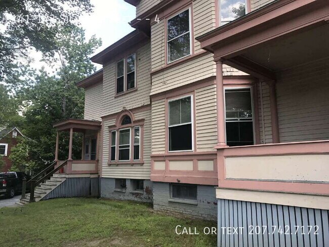 Building Photo - 141-143-143 Silver St