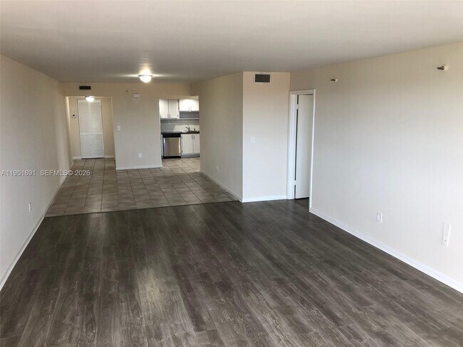 Building Photo - 20840 San Simeon Way