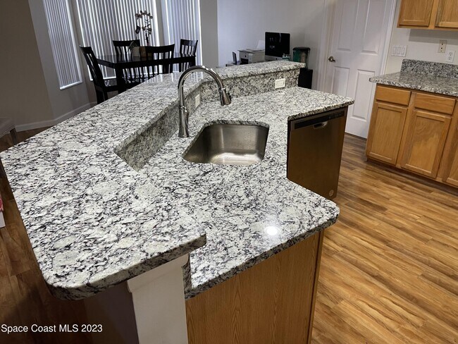 Building Photo - 1738 Loquat Ct NW
