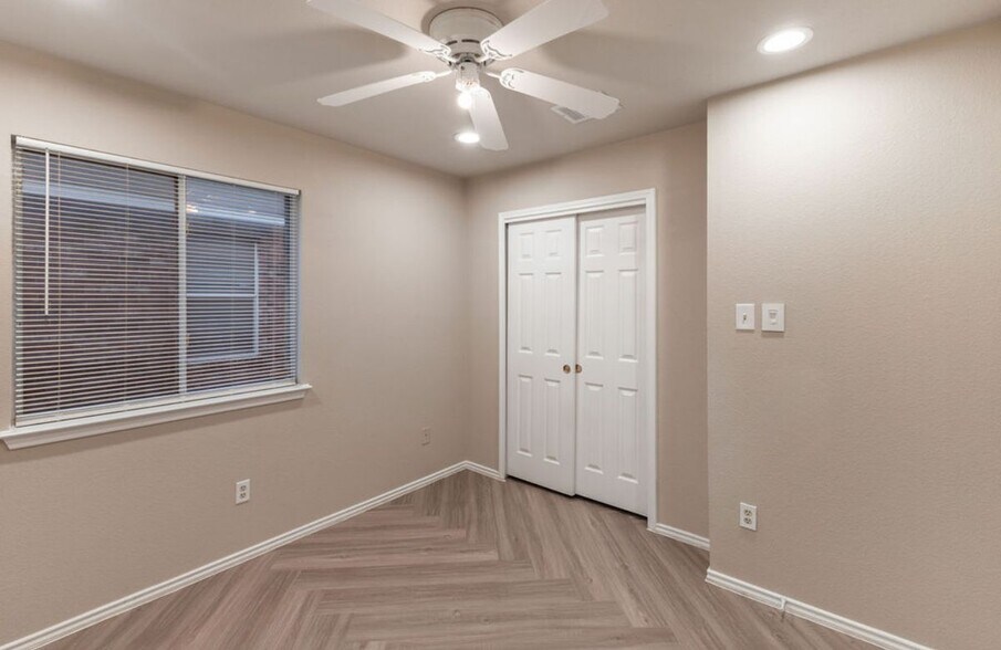 Building Photo - 13326 James Monroe St