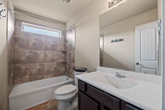 Building Photo - 4310 Laine Ln