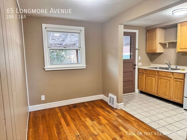 Building Photo - 65 Longmore Ave