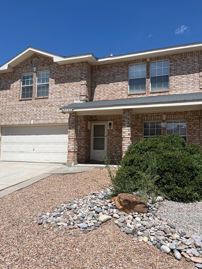 Primary Photo - Fully landscaped 4 br home