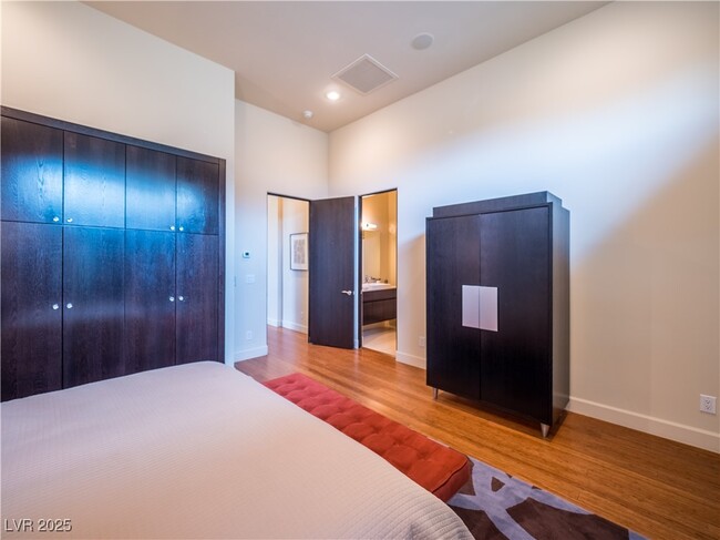 Building Photo - 7430 Yonie Ct