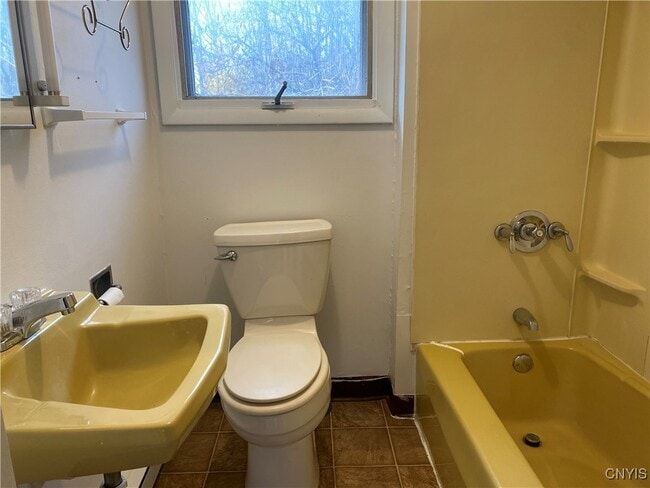 Building Photo - 660 County Rte 1