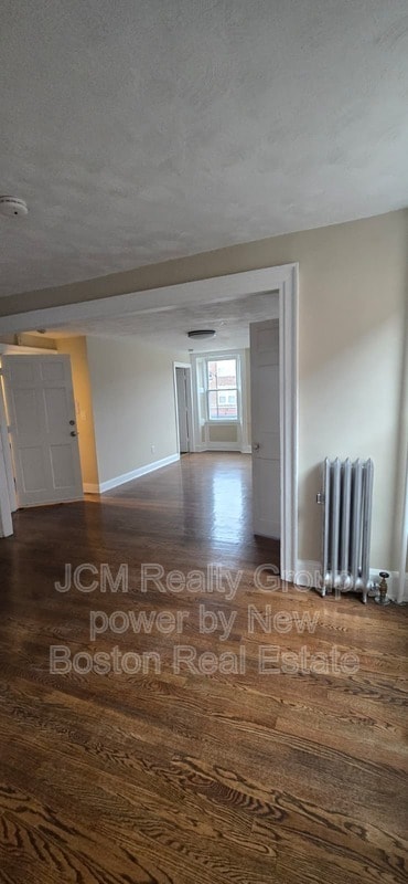 Building Photo - 86 Main St