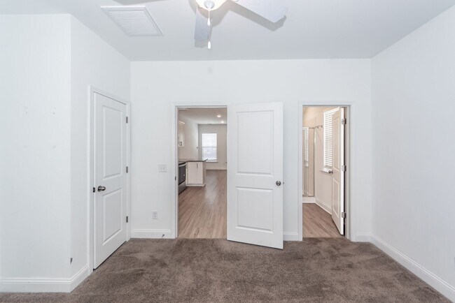 Building Photo - 7102 Channel Park Dr