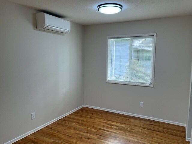 Building Photo - 5230 N Denver Ave