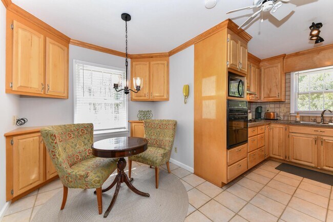 Building Photo - 3409 Cottage Pl